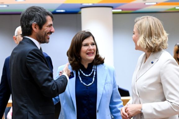 Urtasun pide liderazgo europeo para blindar jurídicamente al sector cultural frente a la IA