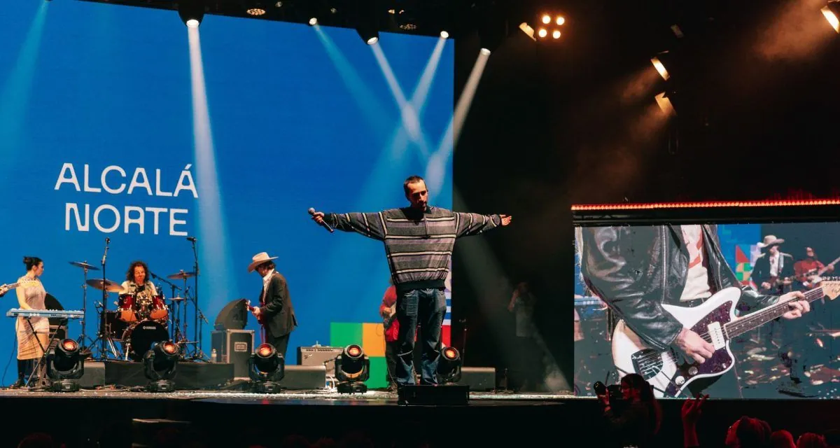 Los Premios de la Música Independiente (MIN), organizados por la Unión Fonográfica Independiente (UFI), han confirmado que su próxima edición tendrá lugar en el Gran Teatro de Córdoba, continuando con su vocación itinerante tras pasar por ciudades como Madrid, Zaragoza, Pamplona y Burgos. El evento, programado para el 25 de marzo de 2026, supone una oportunidad destacada tanto para el reconocimiento artístico como para la proyección cultural de Córdoba a nivel nacional. Hasta el 14 de enero de 2026 permanece abierto el plazo de inscripciones para álbumes, EPs y singles publicados a lo largo de 2025, que pueden presentarse en las diversas categorías que abarcan todos los géneros musicales independientes. Estos galardones, que otorgarán premios como Álbum del Año o Mejor Artista, aspiran a superar la participación del año anterior y consolidarse como un escaparate esencial para la diversidad y creatividad del panorama musical independiente español.