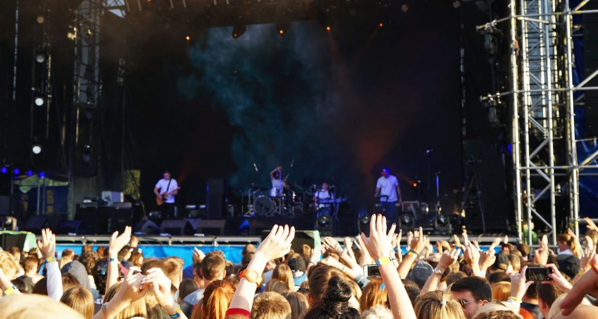 La música en vivo británica se compromete a reducir a la mitad sus emisiones antes de 2030